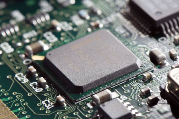Integrated circuit (chip) on a circuit board